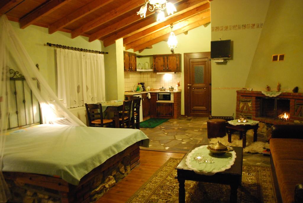 Tzivaeri Hotell Likodhrómion Exteriör bild
