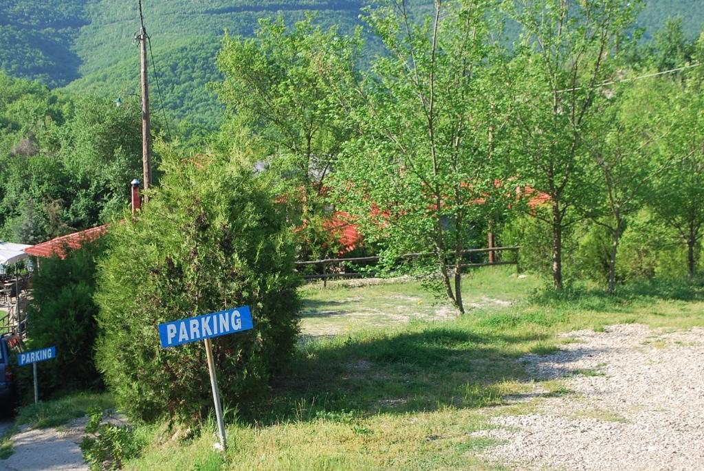 Tzivaeri Hotell Likodhrómion Exteriör bild