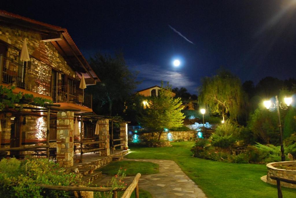 Tzivaeri Hotell Likodhrómion Exteriör bild